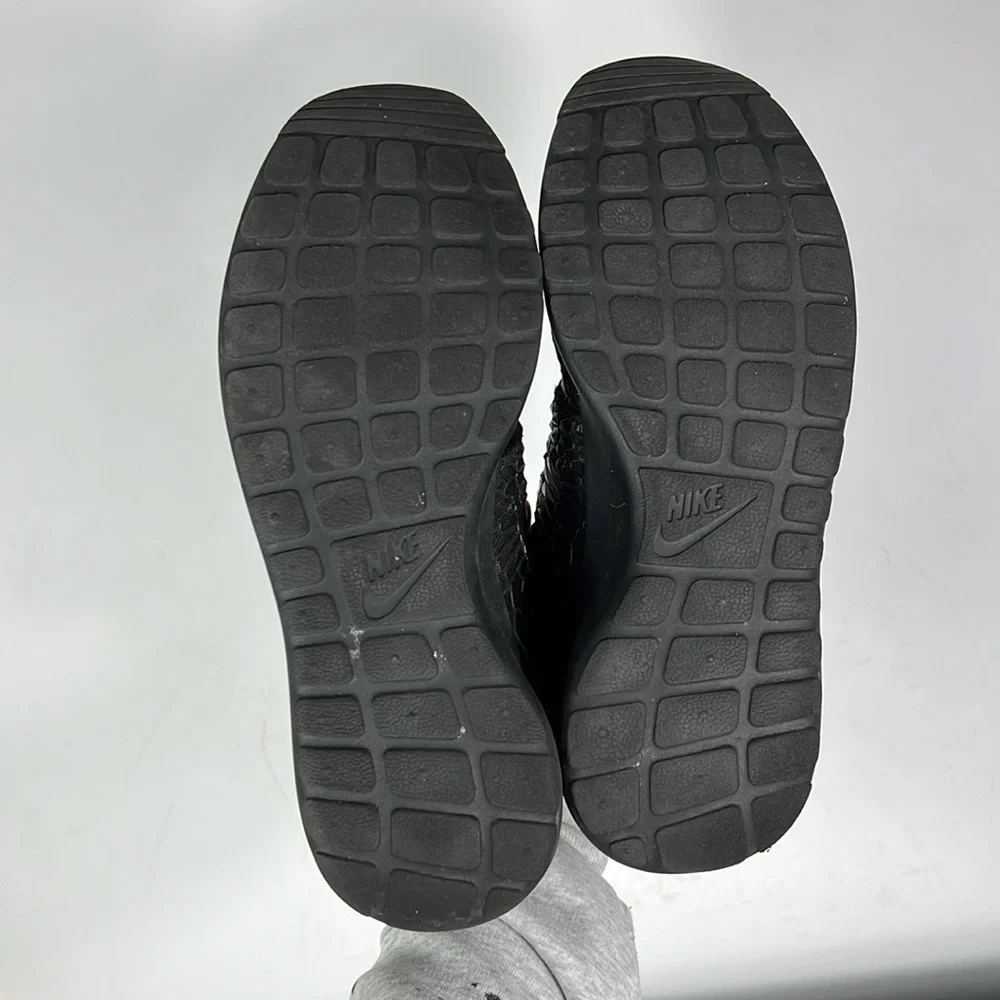 Nike triple black textured roshe one athletic shoes us women’s size 9_7
